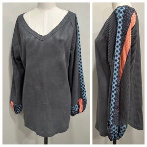 Waffle Knit Grey V-Neck Top Balloon Patchwork Design Sleeves Size Large